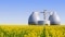 Das Bild zeigt eine Biogasanlage als Symbol für erneuerbare Gase